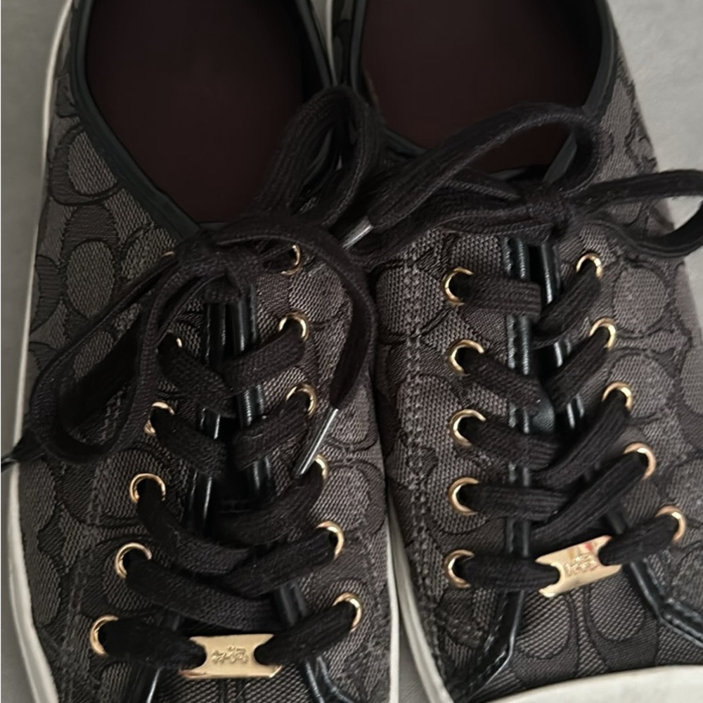 Women’s Size 10 Black and gray tennis shoes - Picture 2 of 2